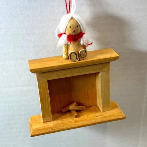 VTG Handmade Wooden Fireplace w/Girl Doll Sitting on Mantle Christmas Ornament - Picture 6 of 11